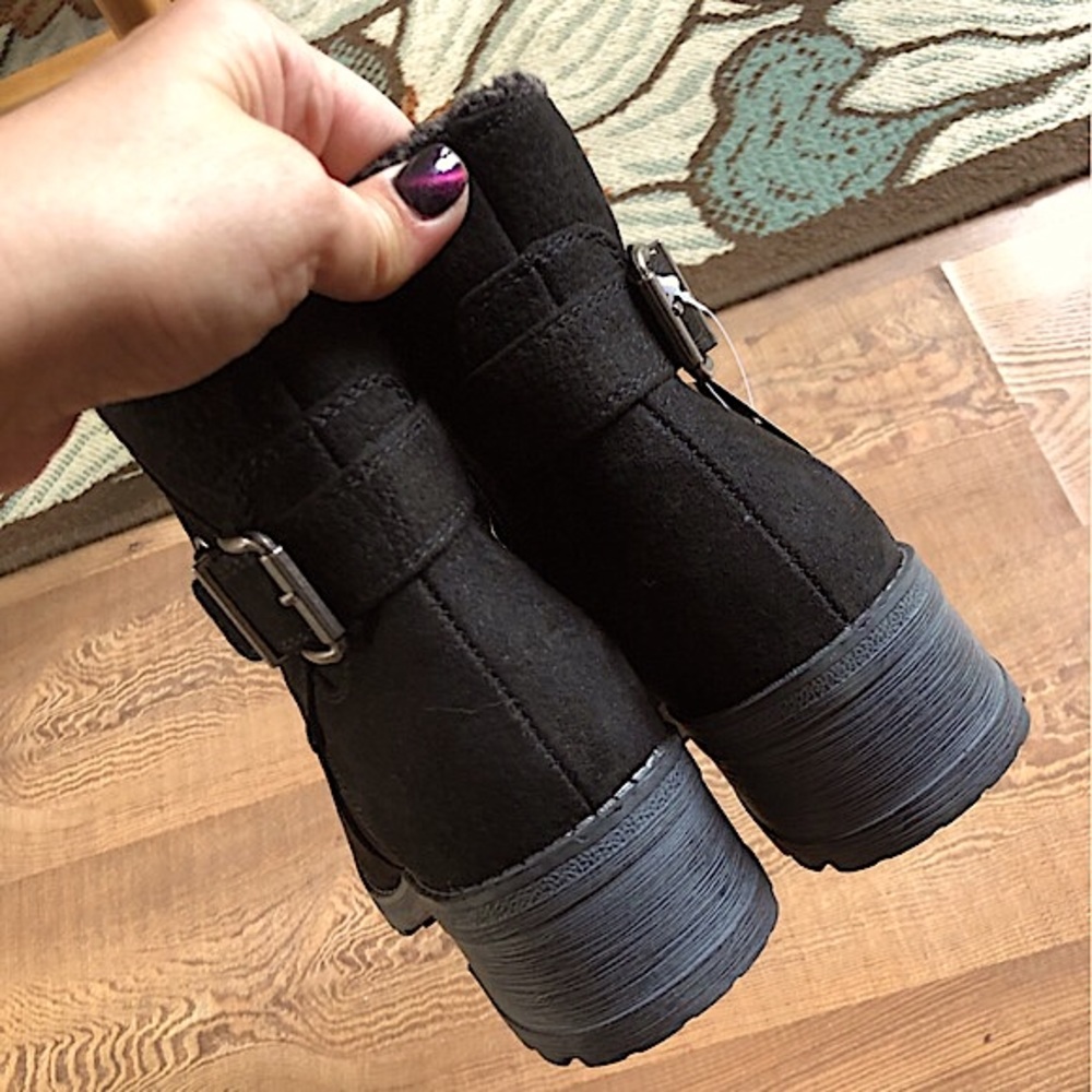 Sold-Sonoma Goods For Life Black Sherpa Lined Ankle Boots are NWT - Picture 7 of 12
